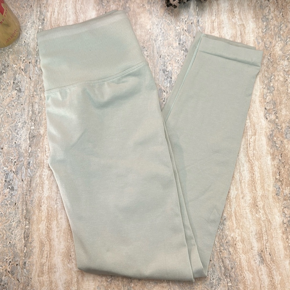 BuffBunny BBL Seamless Legging - Pistachio - Picture 2 of 4